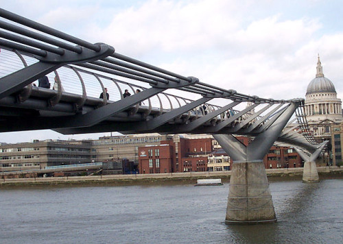 London-Millennium-Bridge_Wikicommons_CGP Grey