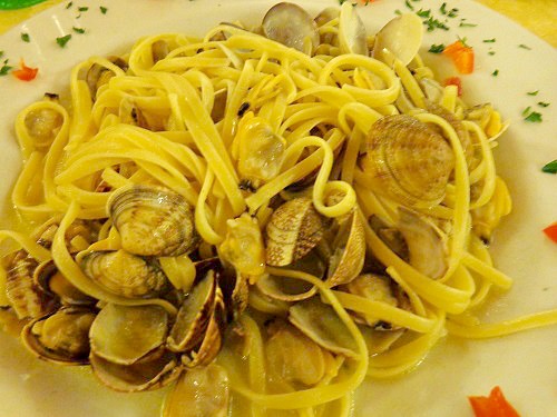 Spaghetti Vogole, my favourite pasta dish. Hard to find in your standard 'local Italian' restaurant!