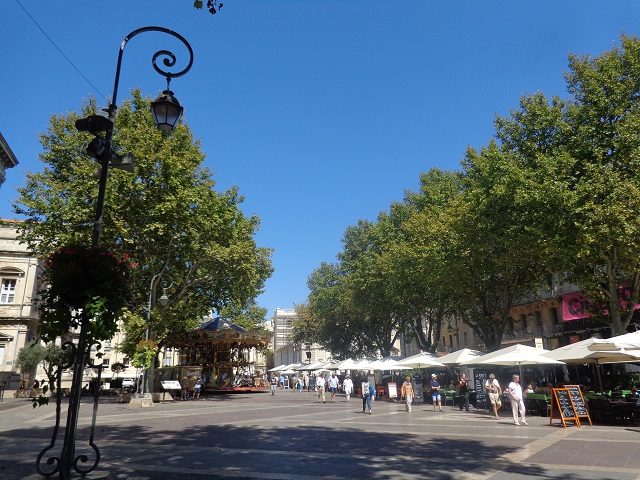 The square in front of Avignon's Hotel de Ville (town hall) - lined with restaurants ready to serve you yummy food!